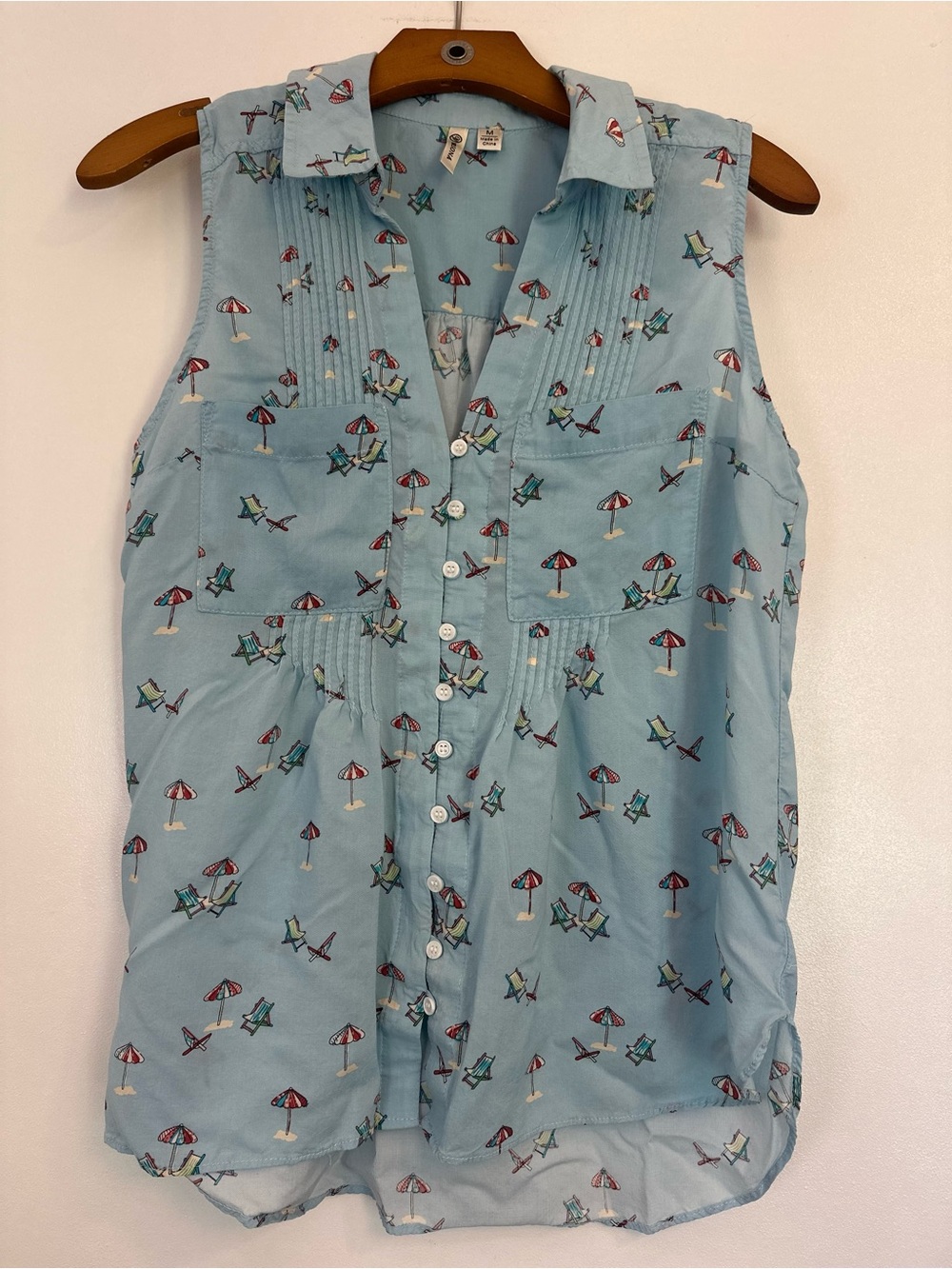 Versona Light Blue Beach Umbrella & Chair Print Top